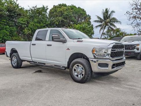 Used 2023 RAM 2500 Tradesman w/ Chrome Appearance Group AWD/4WD image 11
