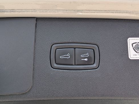 Used 2020 Porsche Cayenne AWD/4WD image 14