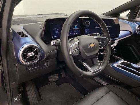 Used 2025 Chevrolet Equinox EV LT w/ Convenience Package image 2