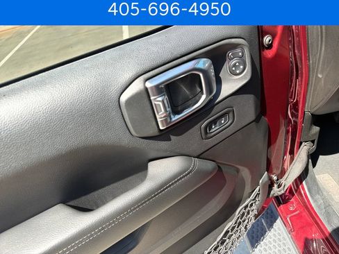 Used 2022 Jeep Wrangler Unlimited Sahara AWD/4WD image 15