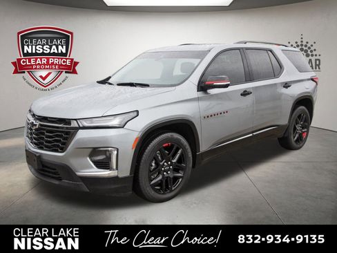 Used 2023 Chevrolet Traverse Premier w/ Redline Edition FWD image 3