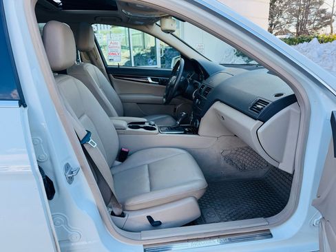 Used 2011 Mercedes-Benz C 300 C300 4MATIC Luxury Sedan image 32