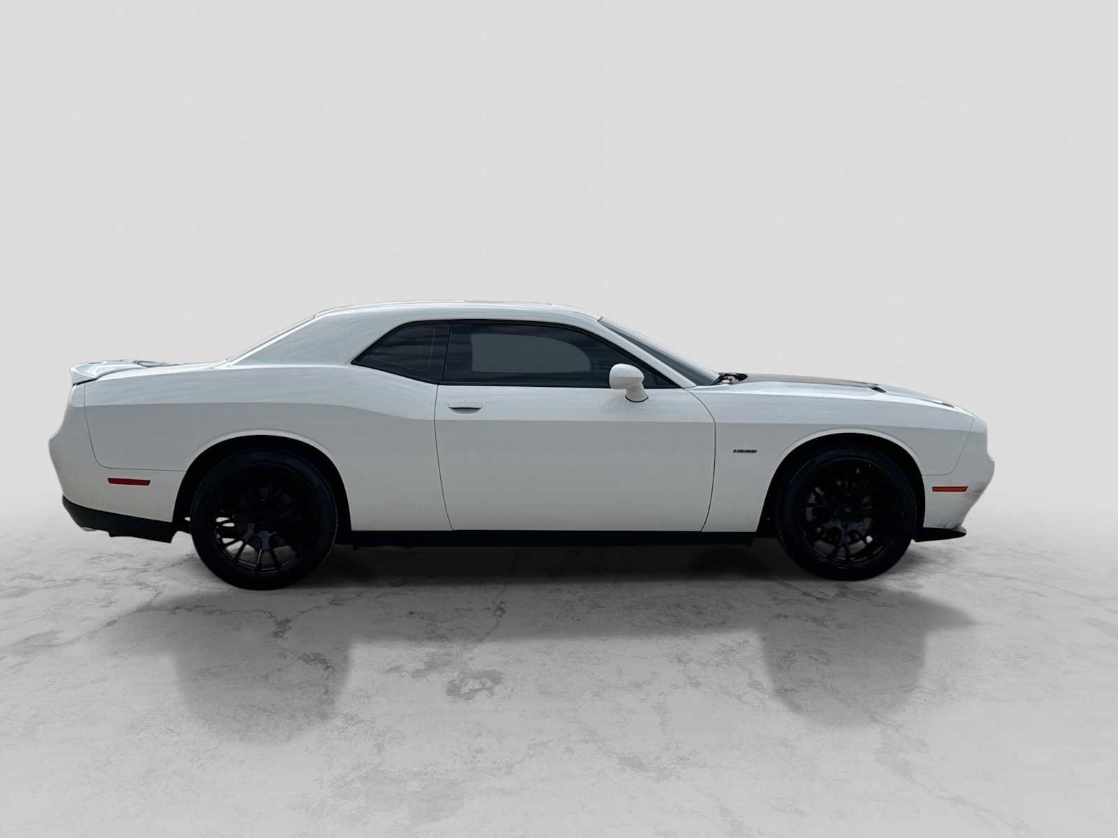 Used 2018 Dodge Challenger R/T RWD image 7