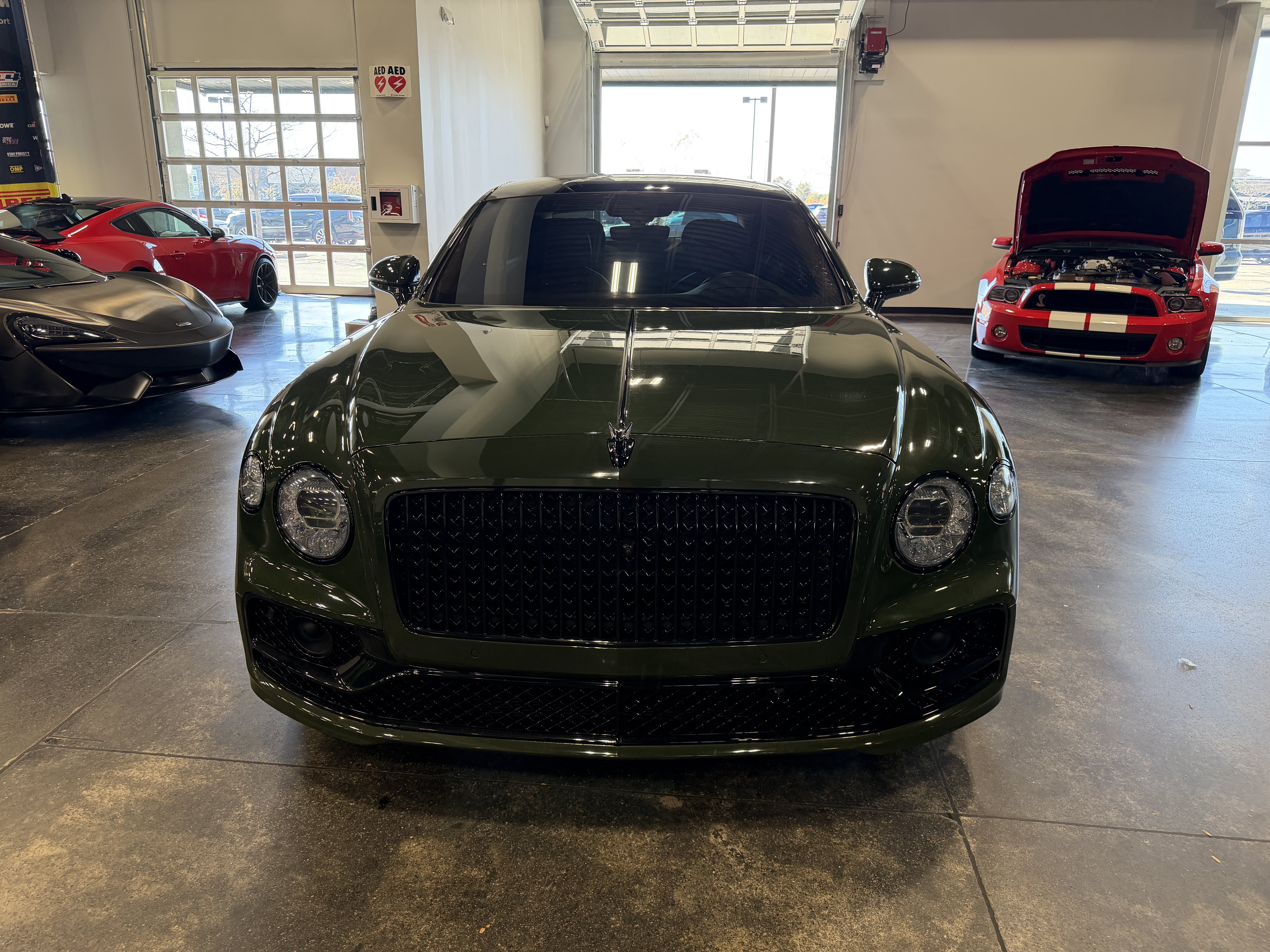 Used 2023 Bentley Flying Spur Azure AWD/4WD image 2