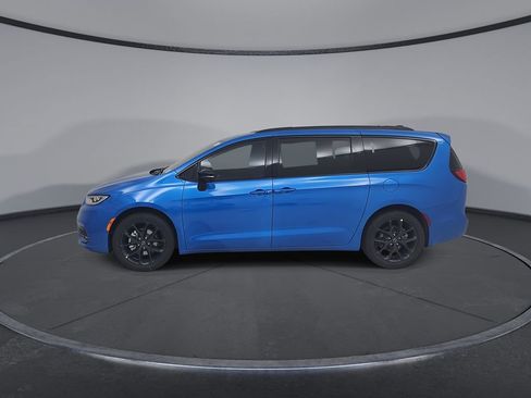 New 2026 Chrysler Pacifica Limited w/ S Appearance Package image 8