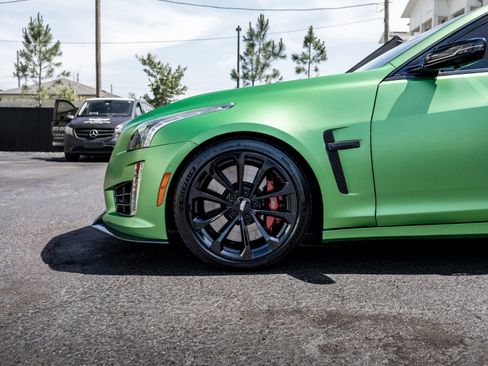 Used 2019 Cadillac CTS V w/ Luxury Package RWD image 32