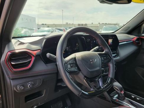 Used 2024 Chevrolet TrailBlazer RS w/ Convenience Package FWD image 19