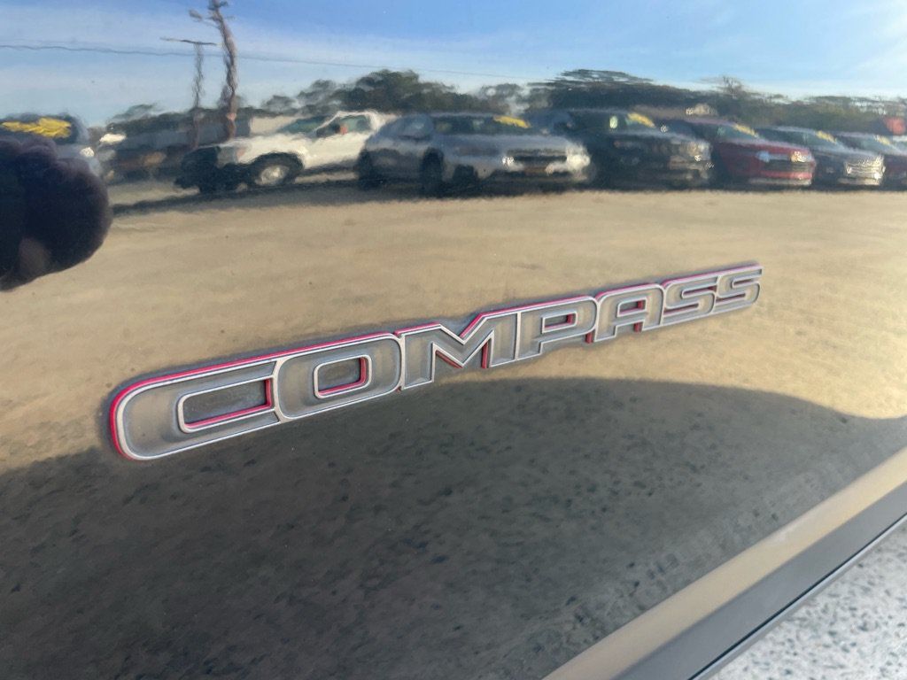 Used 2020 Jeep Compass Trailhawk AWD/4WD image 13