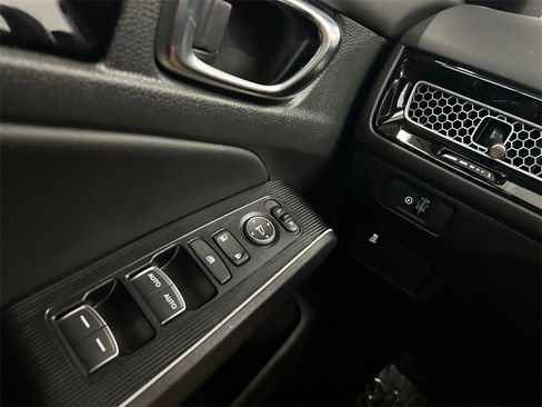Used 2025 Honda Civic Sport Touring image 28