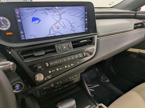 Used 2022 Lexus ES 300h w/ Premium Package FWD image 12