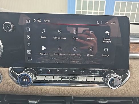 Used 2023 GMC Canyon Denali image 27