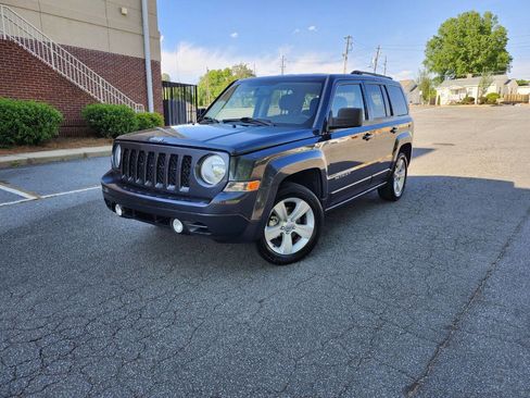 Used 2015 Jeep Patriot Latitude w/ Trailer Tow Prep Group image 4
