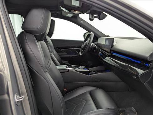 Used 2024 BMW 530i RWD image 21
