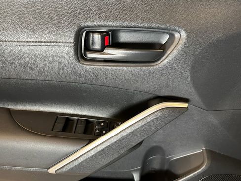 Used 2024 Toyota Corolla Cross SE image 18