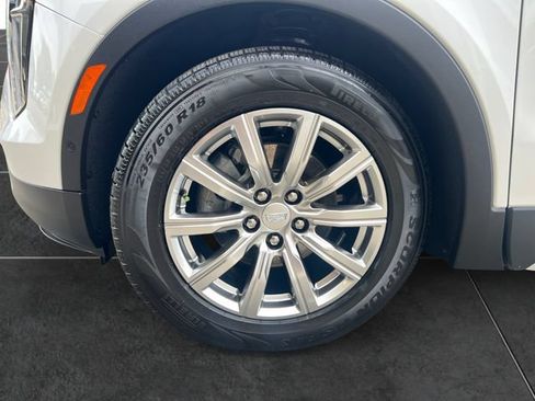 Used 2021 Cadillac XT4 Premium Luxury w/ Enhanced Visibility Package AWD/4WD image 9