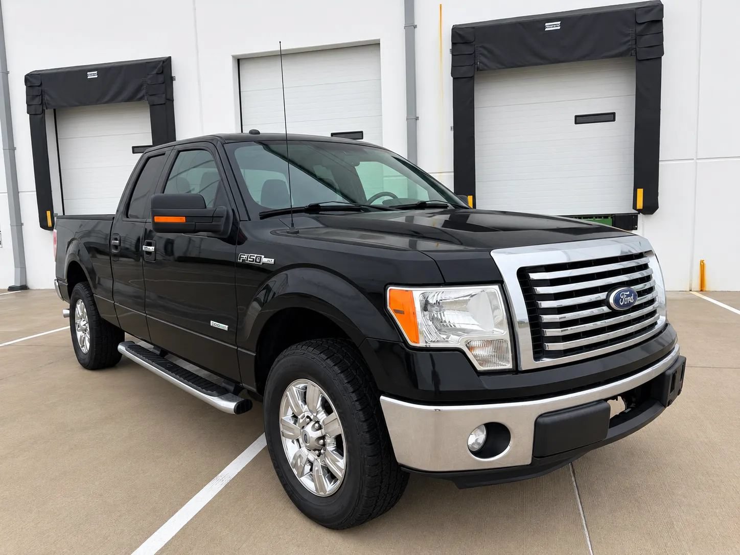 Used 2011 Ford F150 XLT w/ XLT Chrome Pkg RWD image 1