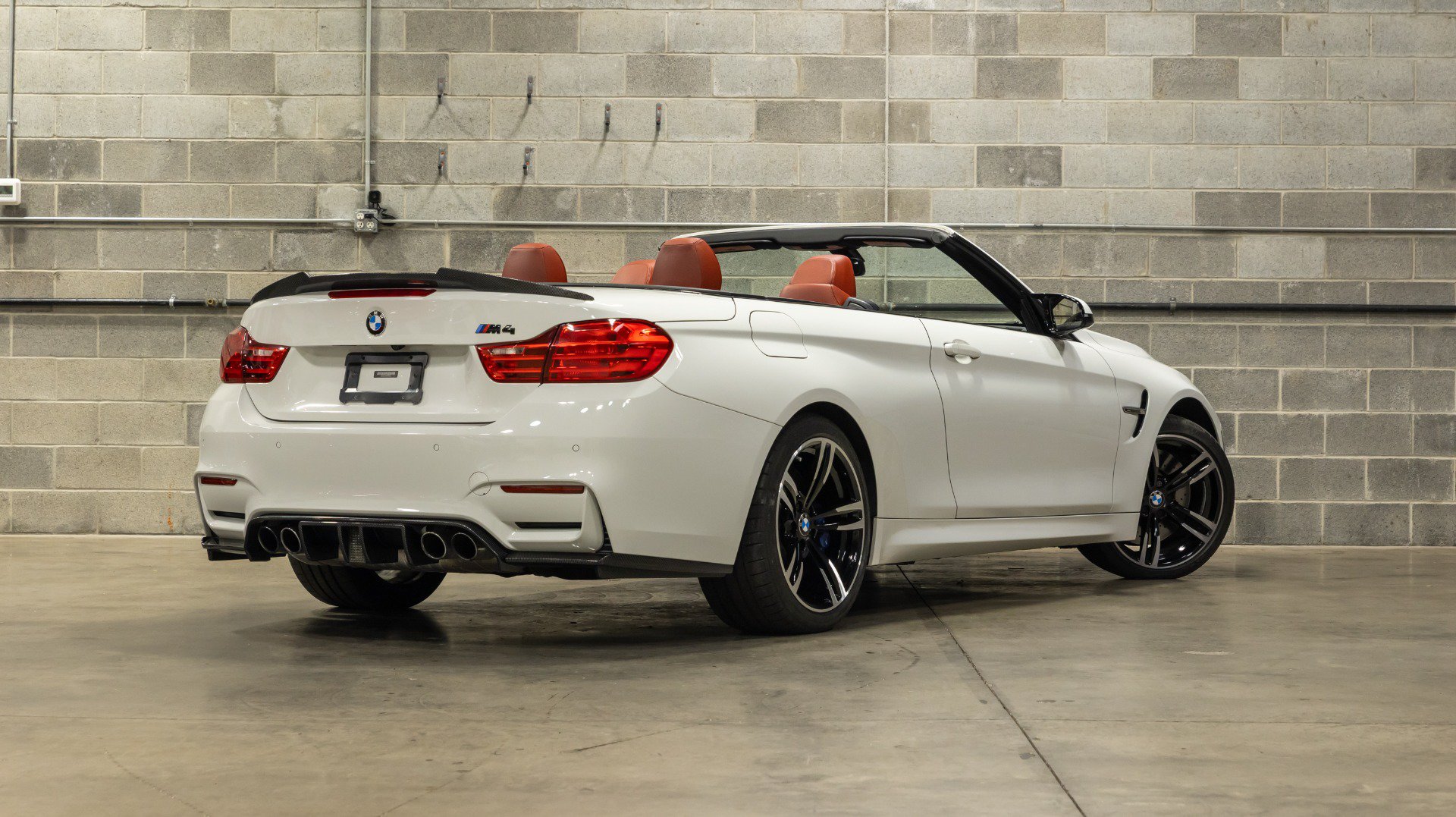 Used 2016 BMW M4 Convertible RWD image 11