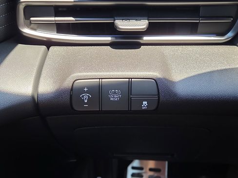 Used 2025 Hyundai Elantra SEL FWD image 25