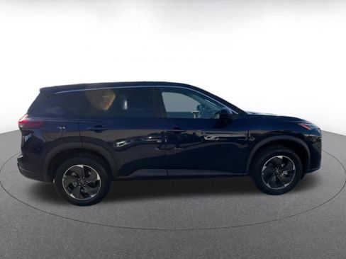 Used 2025 Nissan Rogue SV AWD/4WD image 16