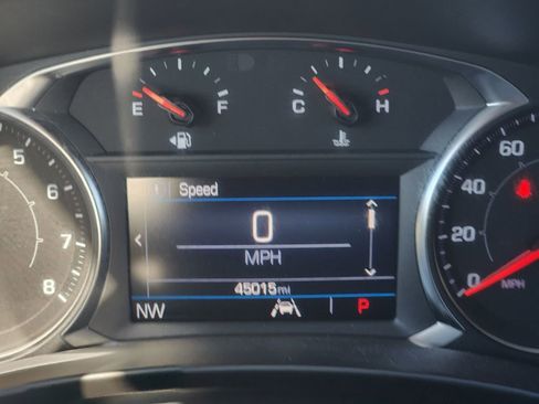 Used 2024 GMC Terrain SLE image 18