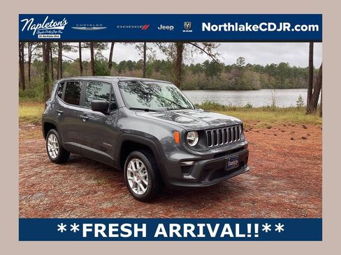 Used 2023 Jeep Renegade Latitude image 1