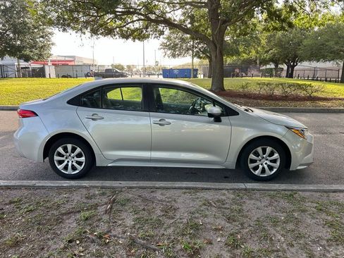 Used 2023 Toyota Corolla LE image 6