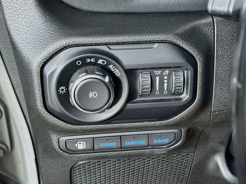 Used 2022 Jeep Wrangler Unlimited Sahara AWD/4WD image 21
