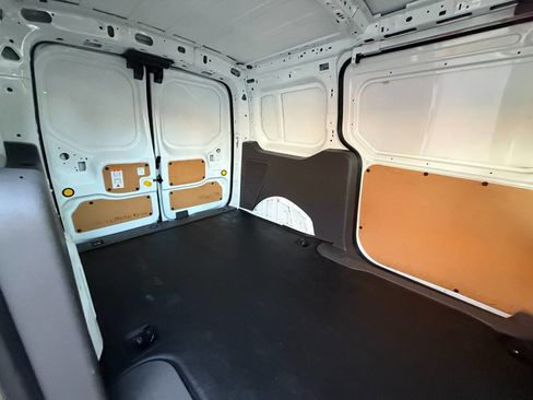Used 2020 Ford Transit Connect XL image 32