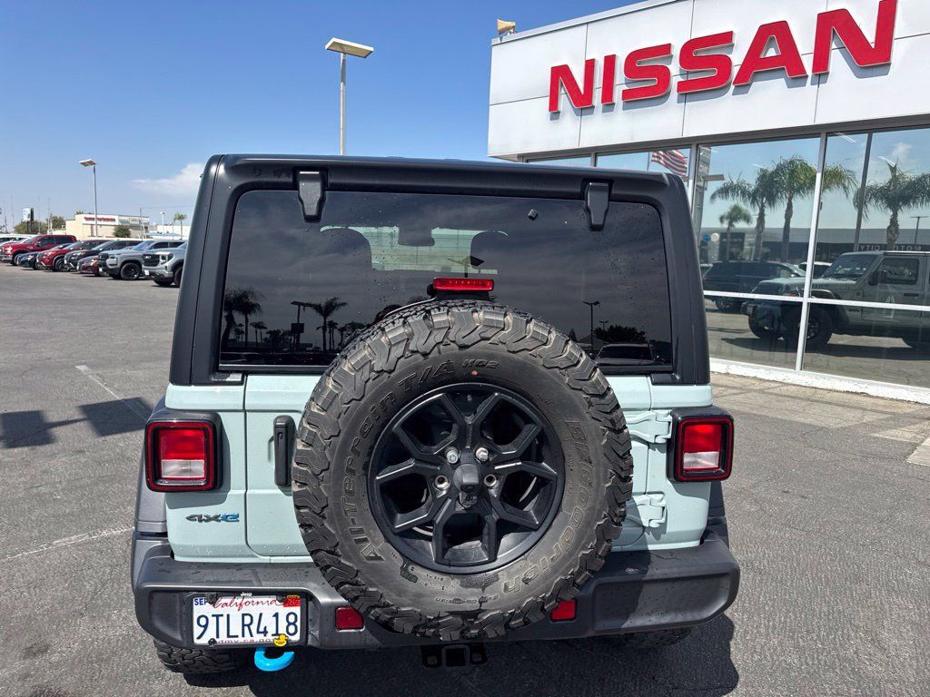 Used 2024 Jeep Wrangler Unlimited AWD/4WD image 3