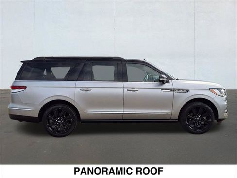 Certified 2022 Lincoln Navigator L Black Label AWD/4WD image 4