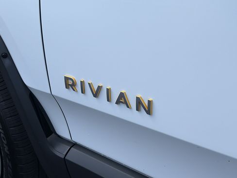 Used 2022 Rivian R1S Launch Edition AWD/4WD image 9