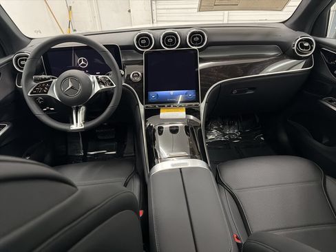 Used 2026 Mercedes-Benz GLC 300 4MATIC image 22