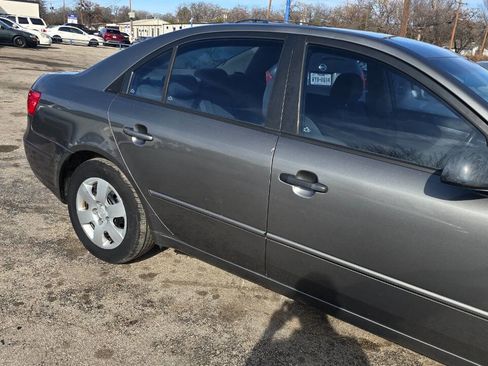Used 2010 Hyundai Sonata GLS image 6
