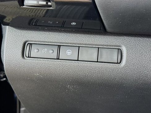 Certified 2024 Nissan Pathfinder SV image 11