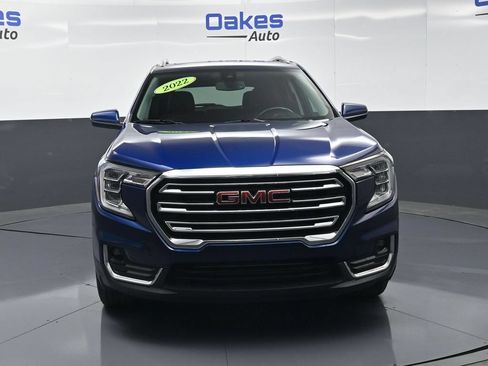 Used 2022 GMC Terrain SLT w/ LPO, Floor Liner Package AWD/4WD image 3