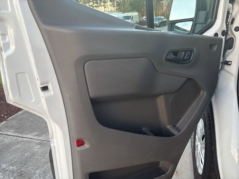 Used 2024 Ford Transit 250 Low Roof w/ Exterior Upgrade Package image 30