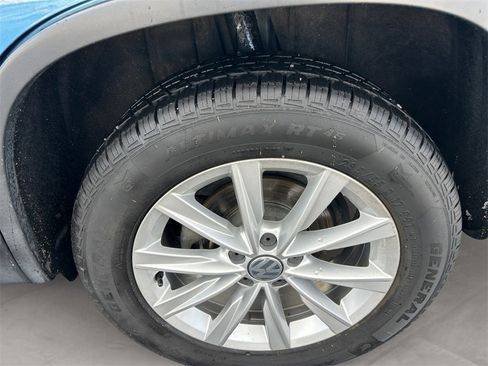 Used 2017 Volkswagen Tiguan Limited w/ Premium Package image 14