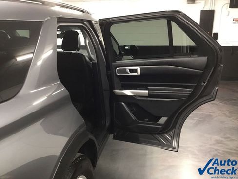 Used 2022 Ford Explorer XLT w/ Equipment Group 202A image 36