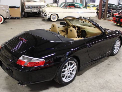 Used 2002 Porsche 911 Cabriolet image 31