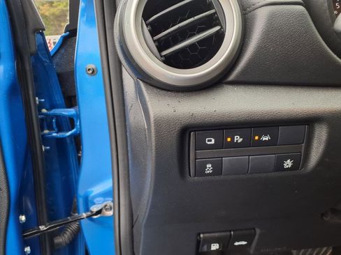 Used 2024 Nissan Versa S w/ Trunk Package image 18