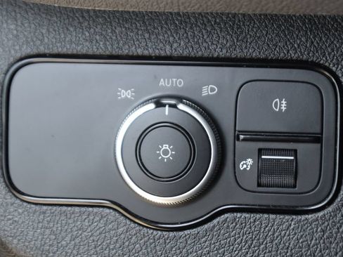 Used 2025 Mercedes-Benz Sprinter 2500 image 23