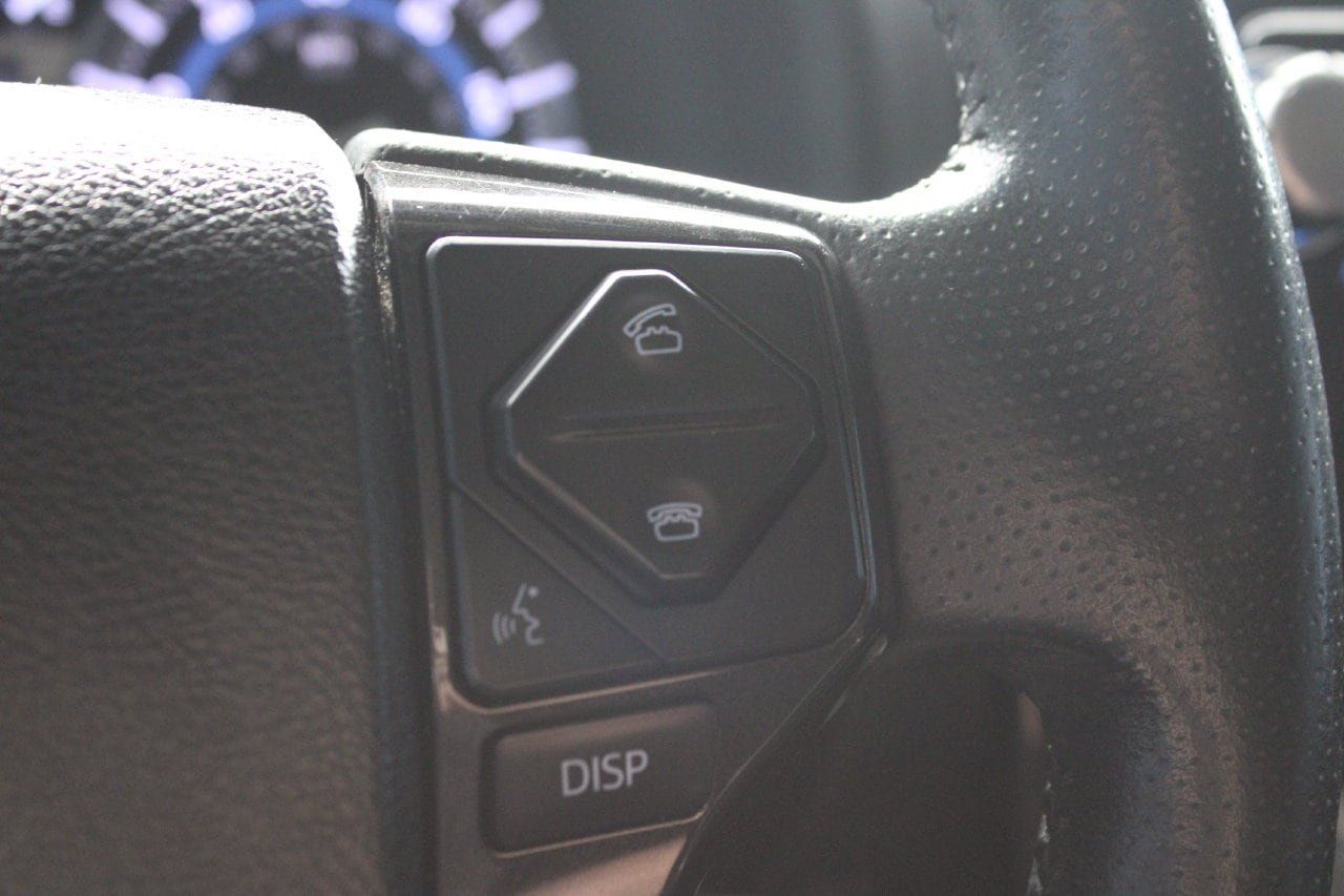 Used 2018 Toyota 4Runner TRD Off-Road AWD/4WD image 8