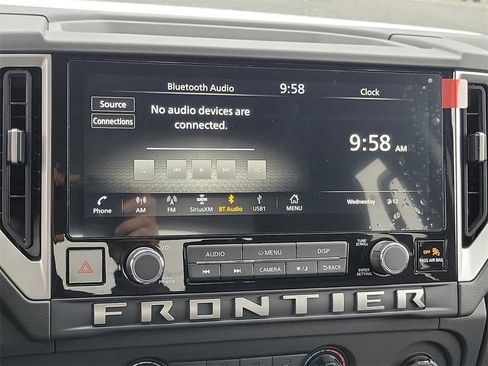 Used 2025 Nissan Frontier SV image 15