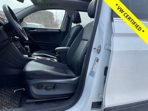 Certified 2022 Volkswagen Tiguan SE image 13