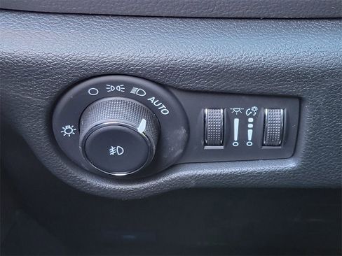 New 2026 Chrysler Pacifica Select image 11