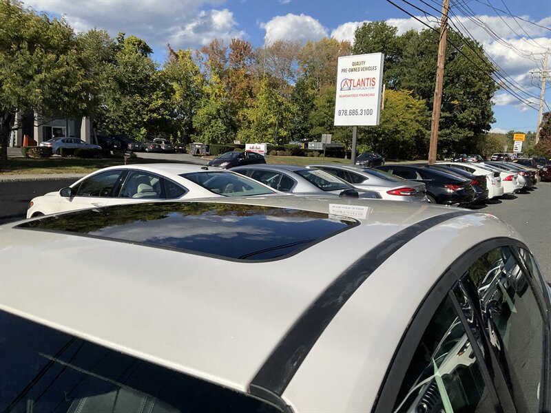 Used 2013 Ford Focus Titanium FWD image 9