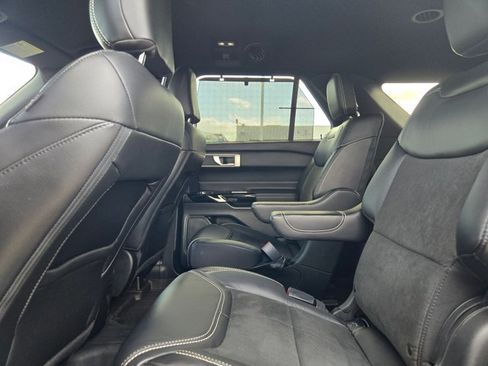 Used 2022 Ford Explorer ST image 16