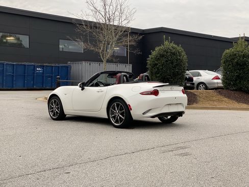 Used 2020 MAZDA MX-5 Miata Grand Touring image 14