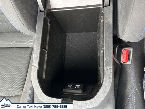 Used 2023 Toyota RAV4 SE w/ Convenience Package image 31