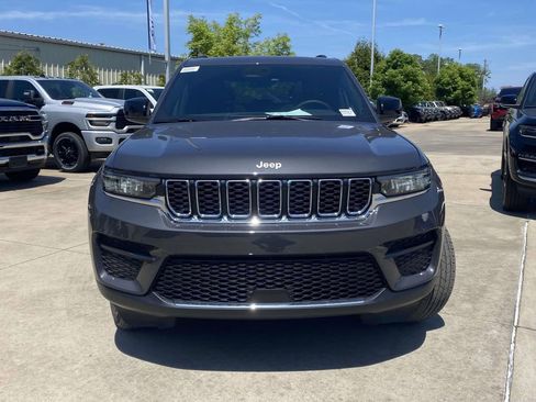 New 2026 Jeep Grand Cherokee Laredo X RWD image 32